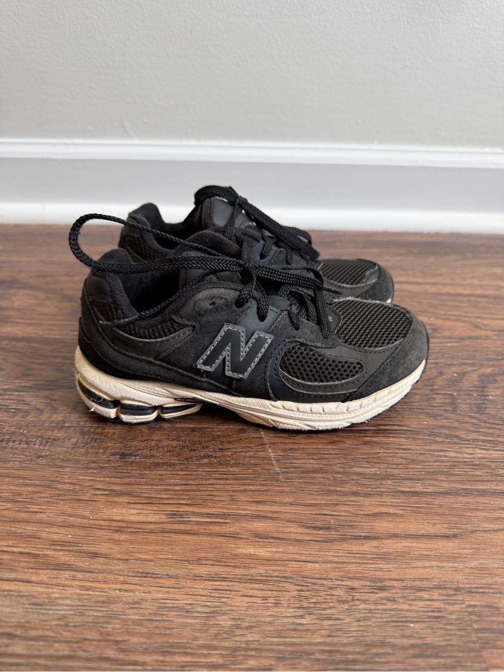 New Balance 2002r Kids Black Athletic Shoes Sneakers Size 12 Kids toddler boys